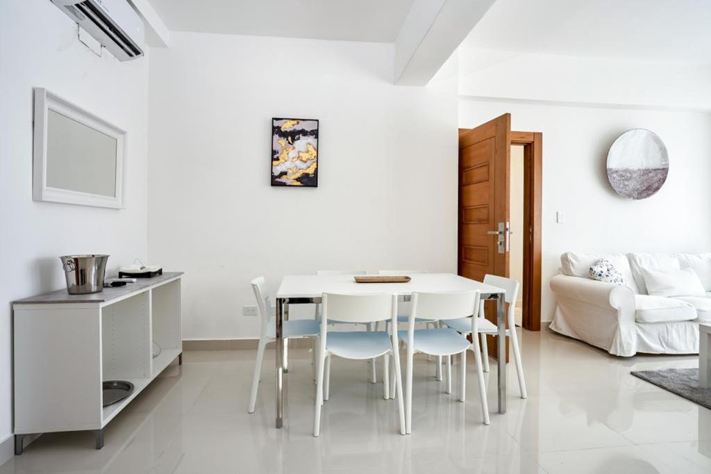 Escape Apartments, Balcony, Pool & Gym In La Julia Santo Domingo Bagian luar foto
